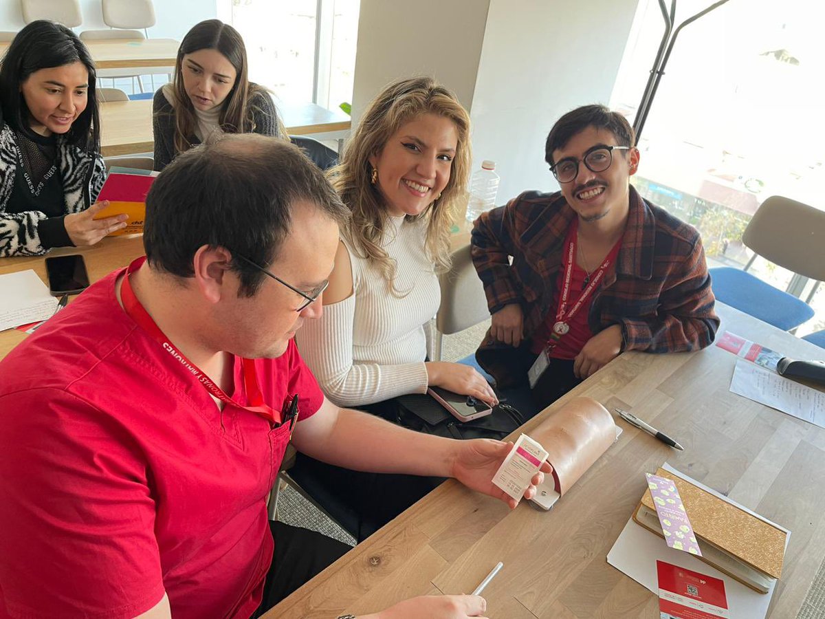 MujeryRN's tweet photo. Docentes y estudiantes se capacitan sobre implantes anticonceptivos 😎 Levoplant y Andalan en un programa impartido por DKT, una fundación sin fines de lucro.
#matrona #matron #ginecologia #ssyr #saludsexual #anticonceptivos #implantes #DIU https://t.co/2f33KteAPQ