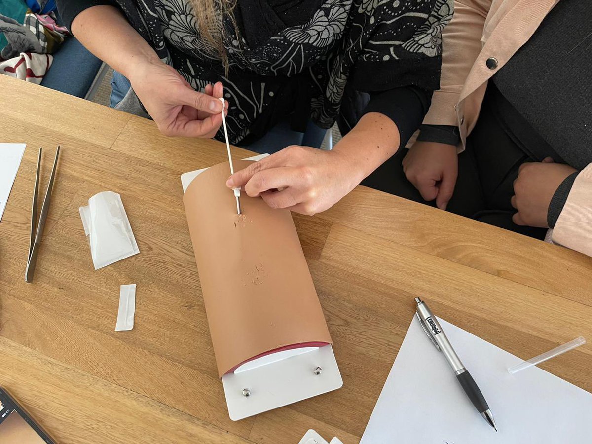 MujeryRN's tweet photo. Docentes y estudiantes se capacitan sobre implantes anticonceptivos 😎 Levoplant y Andalan en un programa impartido por DKT, una fundación sin fines de lucro.
#matrona #matron #ginecologia #ssyr #saludsexual #anticonceptivos #implantes #DIU https://t.co/2f33KteAPQ