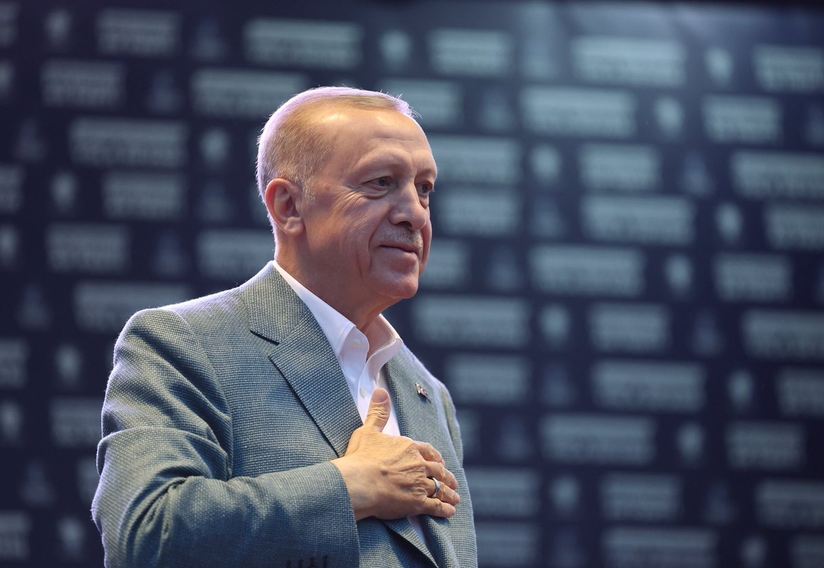 furkhanx's tweet photo. Anlatsana baba bu zorbalara 20 yıl nasıl direndin https://t.co/0VXVGUgYJi