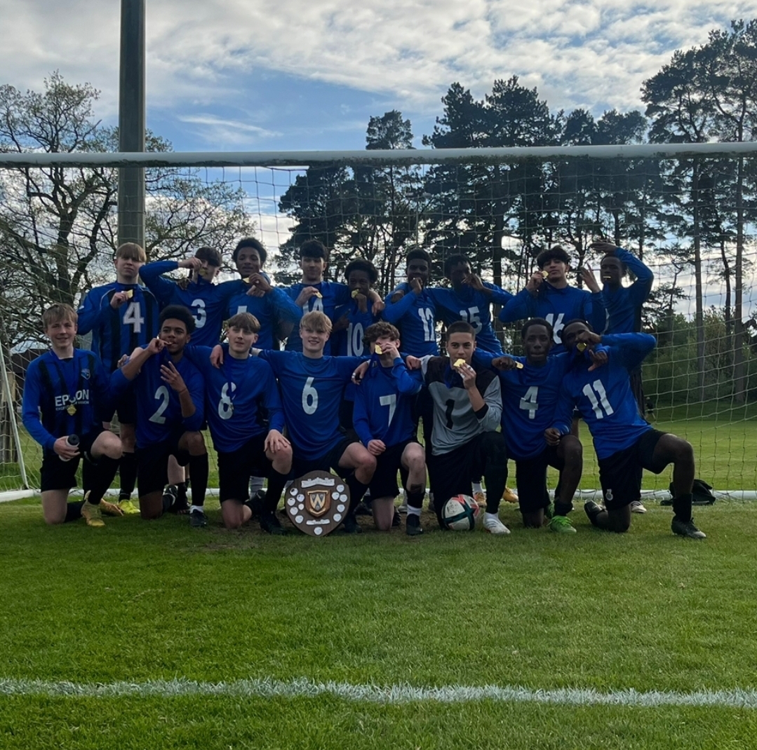 CONGRATULATIONS to the Year 11 football team who became champions of Shropshire last night after beating William Brookes 2.0 in extra time, with goals from Peniel and Tony. The game was extremely tight with Andrei (Y10) making some outstanding saves!
⚽️⚽️
#tpsnews #Champions