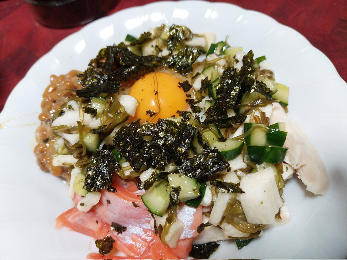 LOTO560's tweet photo. スタミナ丼完成
いただきます🍴🙏 https://t.co/dj89EyFm73