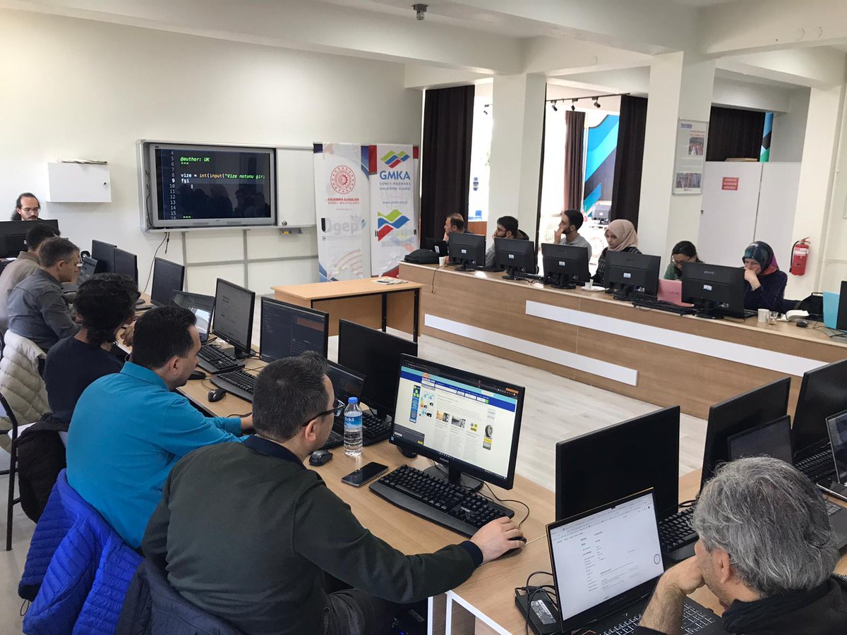 🔷 <a href="/GMKAjansi/">Güney Marmara Kalkınma Ajansı</a> 2022 Yılı Teknik Destek Programı kapsamında desteklenen <a href="/altieylulkymkm/">Altıeylül Kaymakamlığı</a>'nın "Python İle Eğitimde Veri Bilimi" isimli eğitim gerçekleştirildi.

<a href="/TCSanayi/">Sanayi ve Teknoloji Bakanlığı</a> <a href="/KalkinmaAjansGM/">Kalkınma Ajansları Genel Müdürlüğü</a> #gençistihdamı