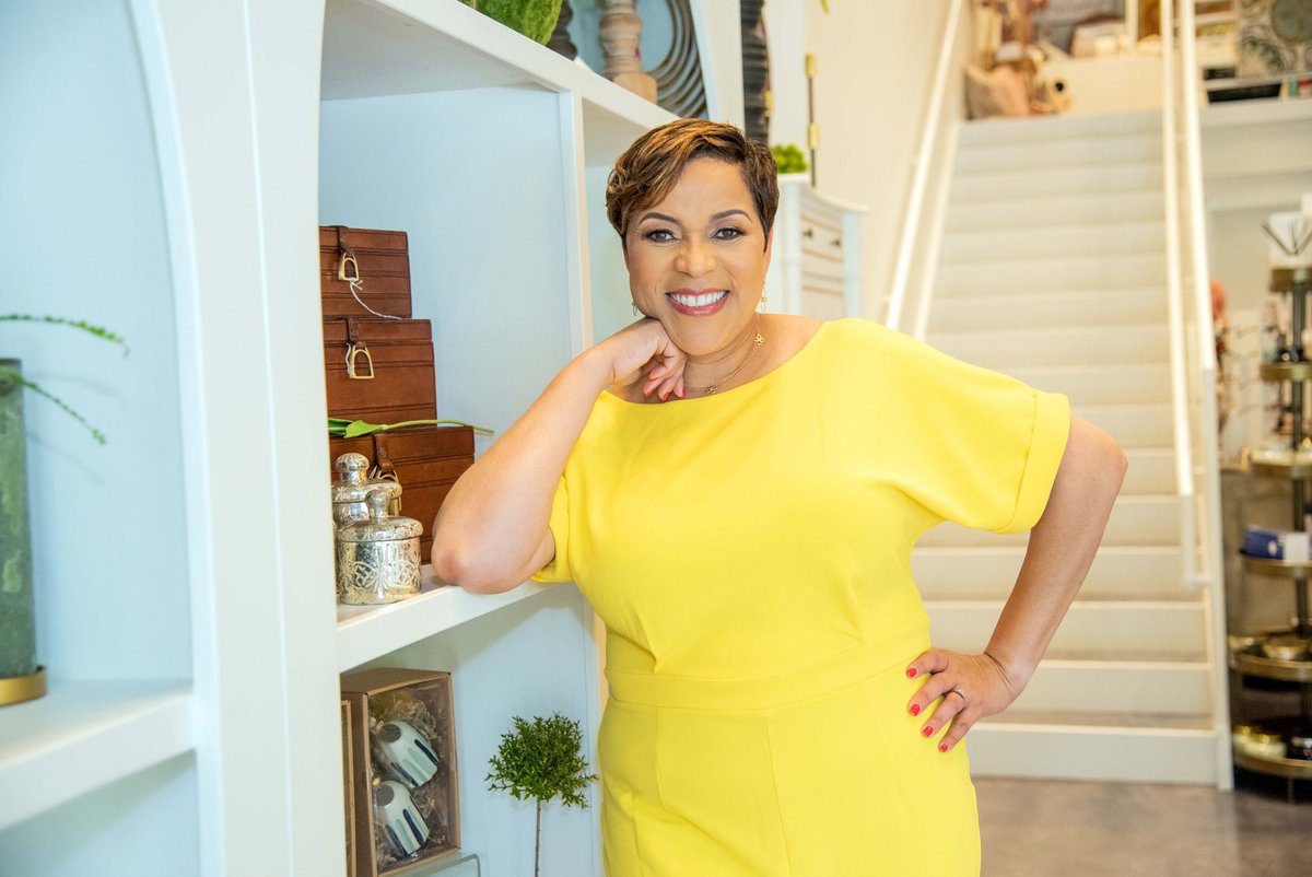 Day One or One Day???  You decide!

Whatever your hand finds to do, do it with all your might. - Ecclesiastes 9:10

#DayOneOrOneDay  #SeizeTheDay  #Faith  #TrustHisPlans  #KimCaudleLewis  #KonnectWithKim