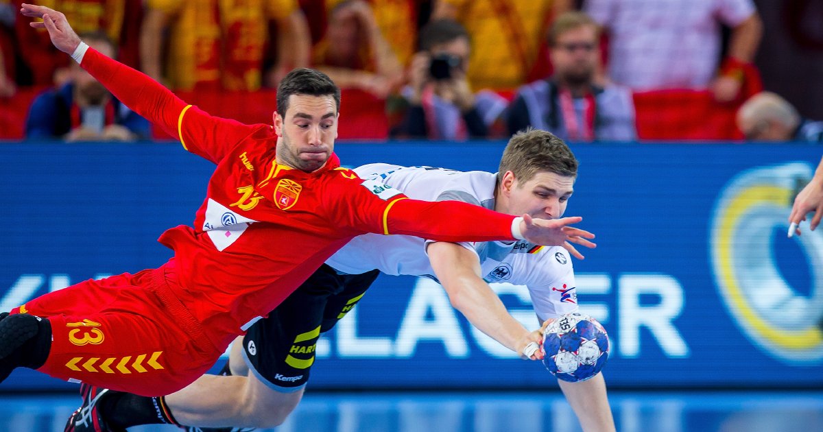 DHB_Teams's tweet photo. 🔜 #GERMKD
📆 14. Januar
🏟 @MBArenaBerlin
Mit diesen Fans ist eine gute Stimmung garantiert! 😎
#HERETOPLAY #WIRIHRALLE #augehtsDHB #Handball @EHFEURO https://t.co/IJ84ITK0lQ