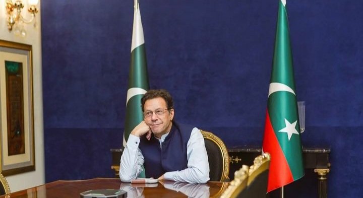 iamsabah_khalid's tweet photo. نَصْرٌ مِّن اللَّهِ وَفَتْحٌ قَرِيبٌ♥
#عمران_خان_کو_رہا_کرو https://t.co/mIIcVgRCjJ