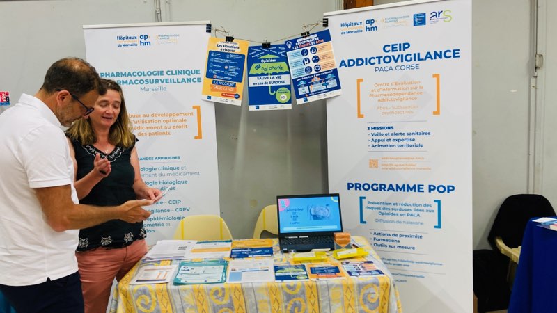 PharmacoClin13's tweet photo. Equipe de choc : Dr Frauger, Dr Mezaache #CEIP #Addictovigilance #PACACorse #ProjetPOP et Dr M. Lejwi 5ème journée #Réseau #douleur #PACAOuest « Douleur et vulnérabilités » Affiches #naloxone, échelles de repérage du #mésusage #opioïdes POMI et ORT à Pierrefeu CH Henri Guérin. https://t.co/hoXSvlSxNX