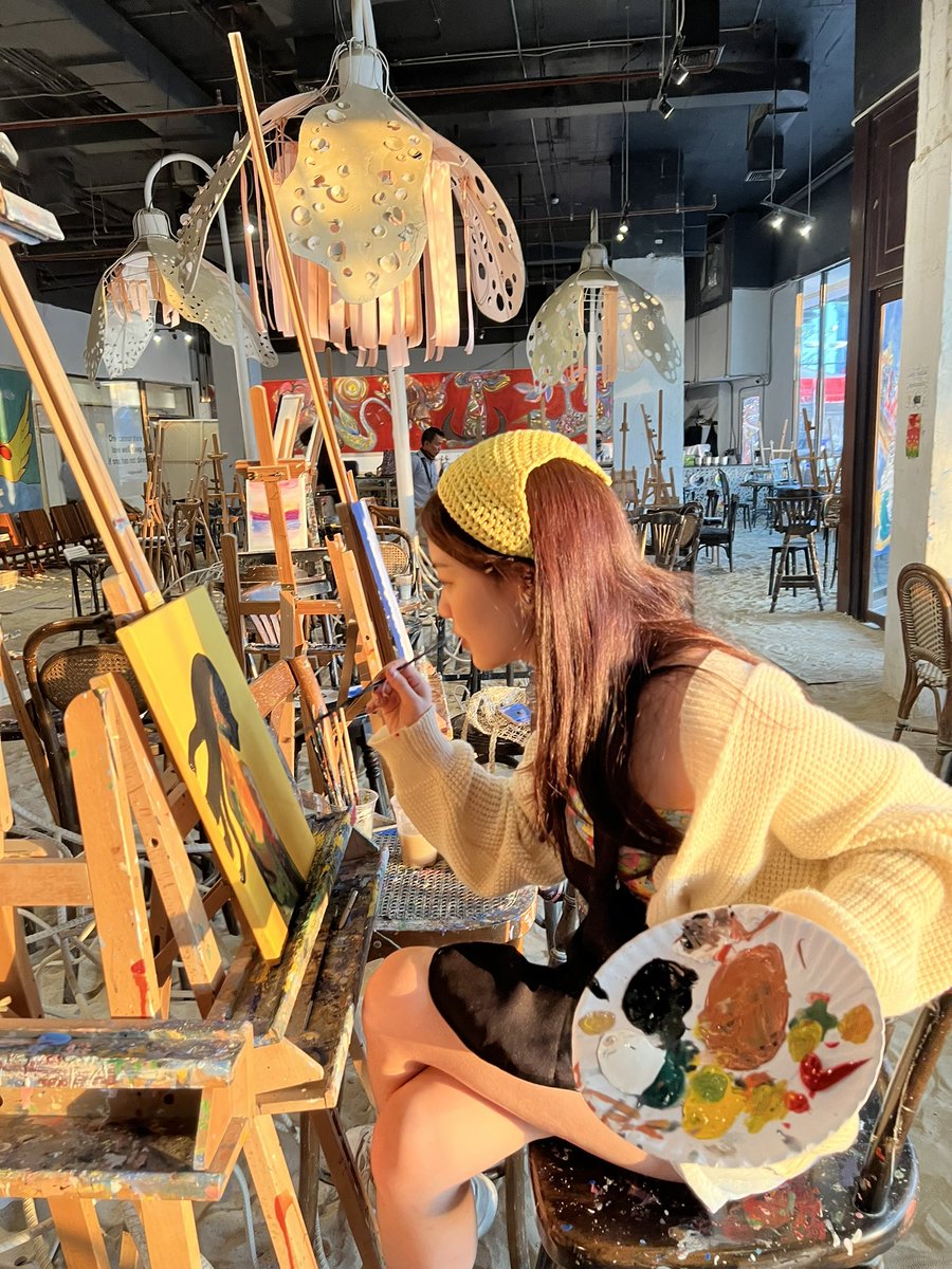 mee_poonyada's tweet photo. 𝘗𝘢𝘪𝘯𝘵𝘪𝘯𝘨 𝘪𝘴 𝘴𝘪𝘭𝘦𝘯𝘤𝘦 𝘱𝘰𝘦𝘵𝘳𝘺🎨🖌️ https://t.co/mVCyBzuNg5
