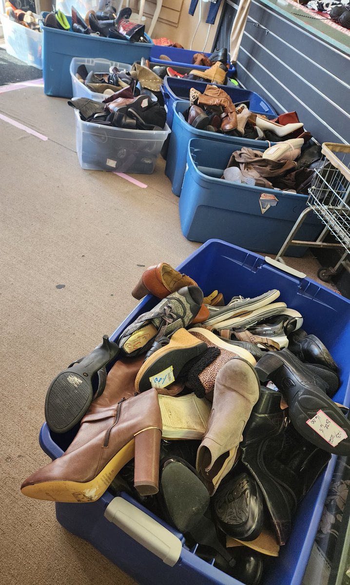 wcloset1's tweet photo. Need shoes?  We have 13 toted of $1 shoes.  Come shop our $1 shoe sidewalk sale.  Whitney's Closet, 833 North Eastman Road in Kingsport. https://t.co/U0efYFJG9c