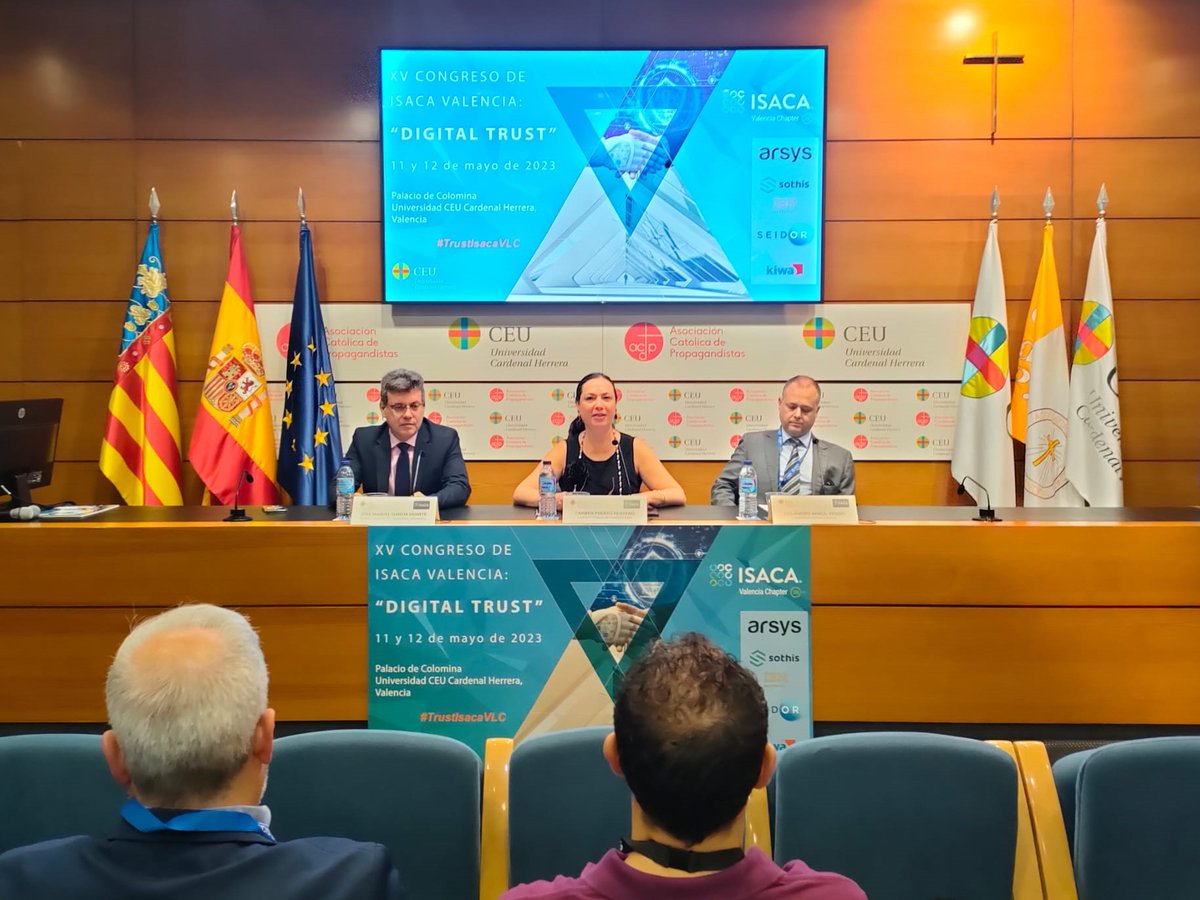 GVADgtic's tweet photo. 👥 El director general de TIC @jogardua ha participado hoy en la inauguración del XV Congreso ISACA Valencia: 'Digital Trust'. #TrustIsacaVLC

🔒 Debatiendo sobre confianza digital y #ciberseguridad. https://t.co/zkg7K7iCO5