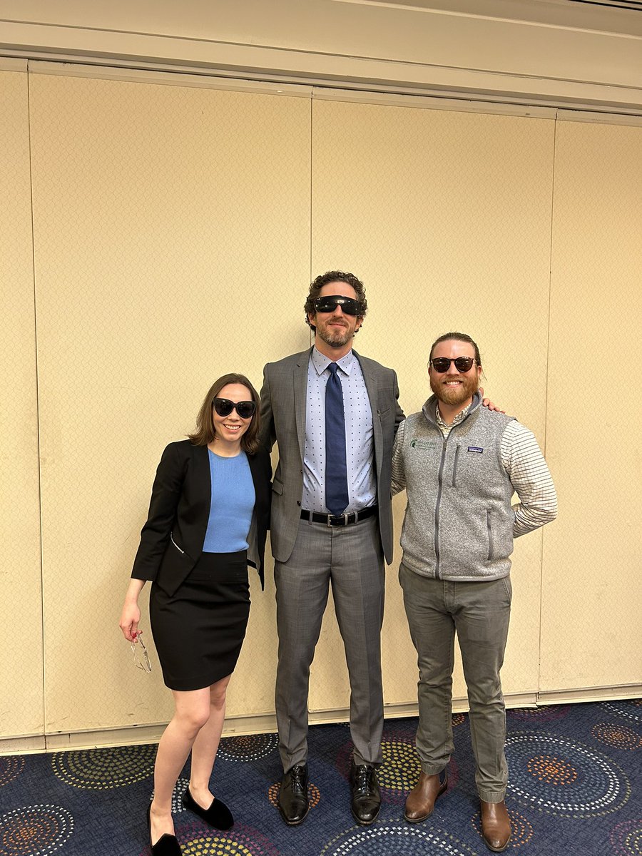 DO_Radiology's tweet photo. First timer @RadiologyACR and it wasโฆ just WOW! Excited to work with the @ACRRFS MSS for the next year! Shout out to @andykmoriarity for his mentorship and kindness. All my love to @DrSarahTilden for accompanying me. The future is bright #FocusedForwardTogether #ACR2023 https://t.co/xI6r3aQSZS