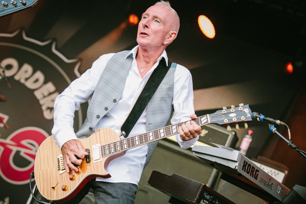 NoClass_Radio's tweet photo. 11 de mayo de 1958. Nace Neil Carter en East Bedfont, Reino Unido. Es un músico conocido por haber participado en bandas como Wild Horses, UFO y con el guitarrista Gary Moore. #NeilCarter #UFO #GaryMoore https://t.co/dBaijYeSyJ
