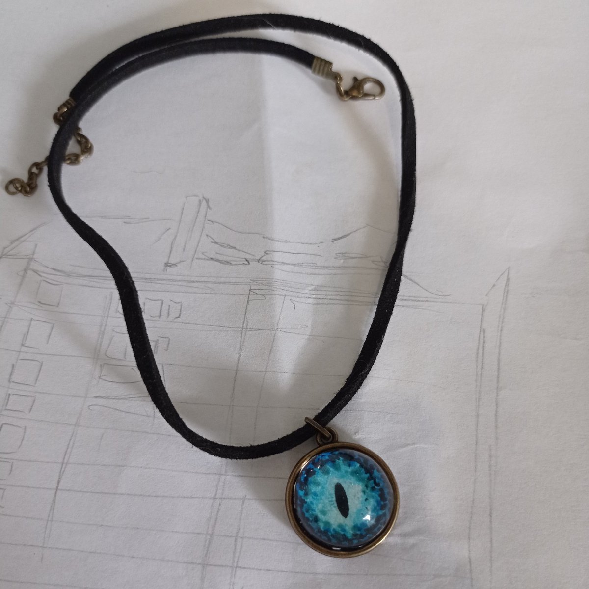 Lycancorp's tweet photo. Le retour des petits pendentif oeil
#eye #watercolor #catseyes #dragoneyes #pendant https://t.co/TLFjywPvW6