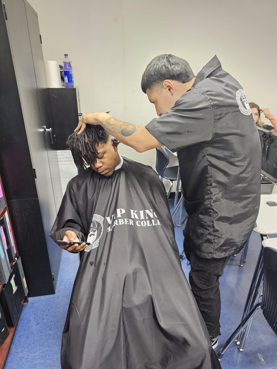 FwcaPrincipal's tweet photo. VIP Kings Barber College getting our students ready for prom.
#tca #fwca #graduatingthinkers #Prom2023 https://t.co/j3mK0hpB1P