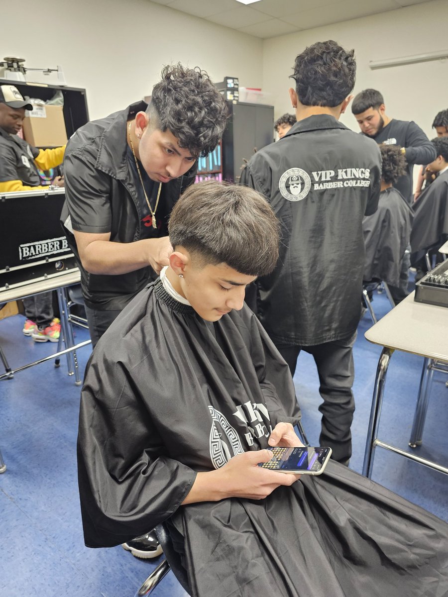 FwcaPrincipal's tweet photo. VIP Kings Barber College getting our students ready for prom.
#tca #fwca #graduatingthinkers #Prom2023 https://t.co/j3mK0hpB1P
