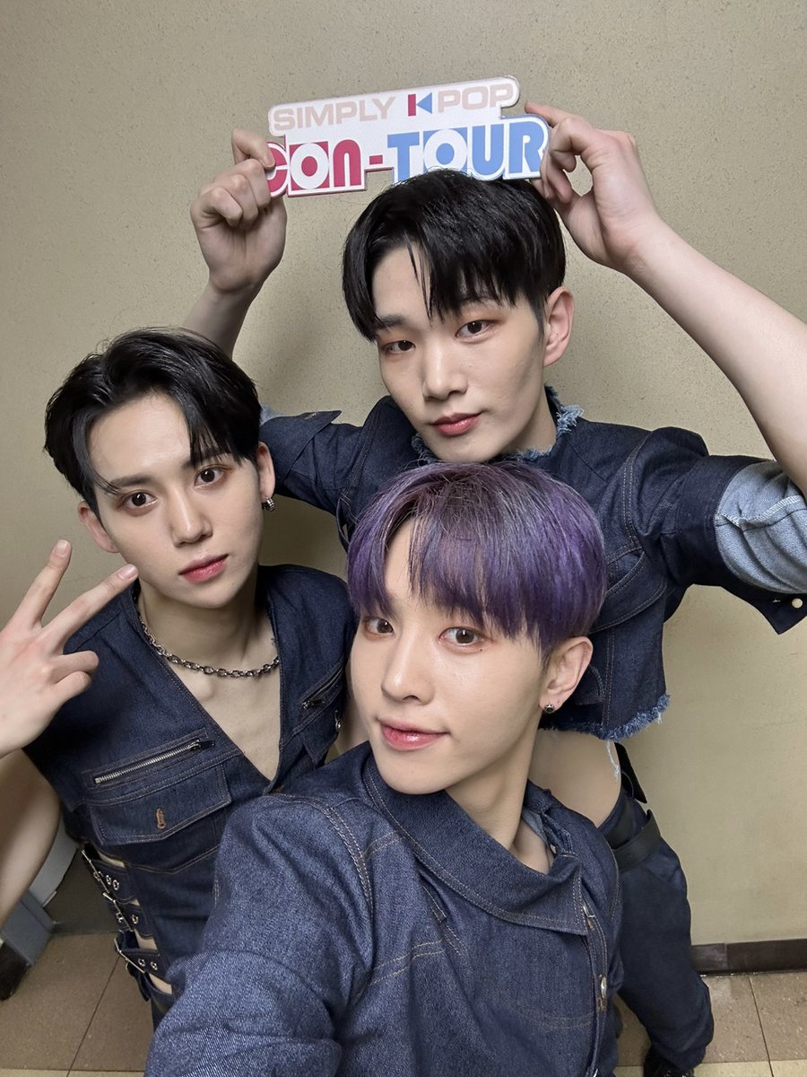 _Simplykpop's tweet photo. 드리핀이 저지른 7개의 죄악 모음zip
1. 잘생긴 얼굴로 숨쉬기
2. 잘생긴 얼굴로 노래하기
3. 잘생긴 얼굴로 춤추기
4. 잘생긴 얼굴로 바라보기
5. 잘생긴 얼굴로 말하기
6. 잘생긴 얼굴로 셀카찍기
7. 잘생긴 얼굴로 서있기

#DRIPPIN #드리핀
#SEVEN_SINS
#SimplyCONTOUR #심플리케이팝 https://t.co/prDdpeWpmv