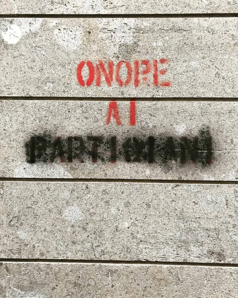 #onoreaipartigiani #graffiti #streetart #graffitiart #streetartphotography #streetarteverywhere #igersgraffiti #graffitilove #graffitilovers instagr.am/p/CsGeyO_Mey8/
