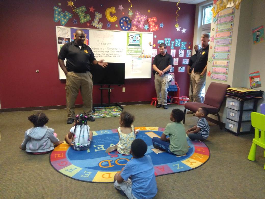 theRDCI's tweet photo. What makes RDCI Children's Ministry great?
When you can teach on "Helping Others" and then bring in real examples of people who do just that! You just never know what you're child is going to experience in KidsTown! (So don't let them miss a thing 😉) https://t.co/4xQ2SSjy7P