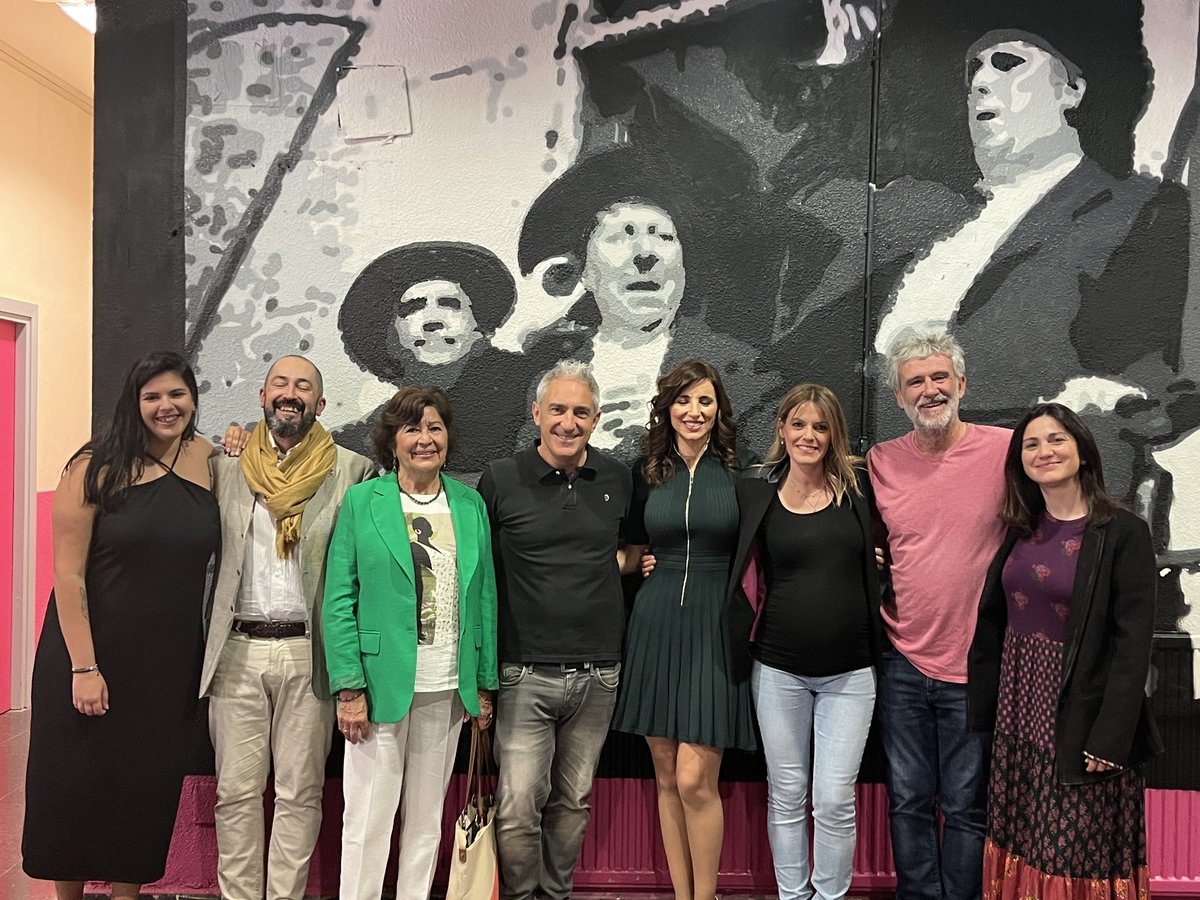 Hoy, en la Facultad, <a href="/BeaLion_com/">BE A LION</a> de rodaje 🎥 con el proyecto #Tenemosmuchoquedecir de <a href="/AldeasEspana/">Aldeas Infantiles ES</a> 

Han colaborado <a href="/jonsistiaga/">Jon Sistiaga</a> <a href="/olgalambea/">olgalambea</a> y <a href="/andrearopero/">Andrea Ropero</a> y algunos de nuestros profesores y estudiantes

Enlace a la web 👇tenemosmuchoquedecir.es