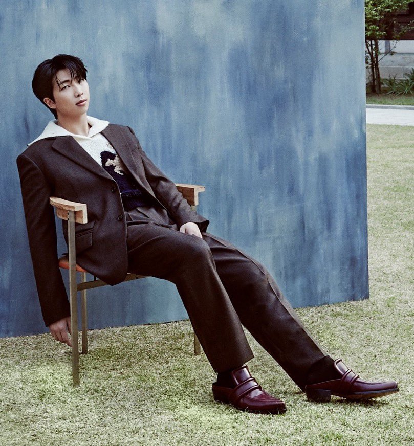 dimplecraze1's tweet photo. @inmalori1 @Amaria_05 @BTS_twt Happy Thursday👍💜Glad to see you on the tl.
@BTS_twt #RM #Namjoon #InLoveWithNamjoon #김남준 #MissingNam https://t.co/QLU11QZvsn