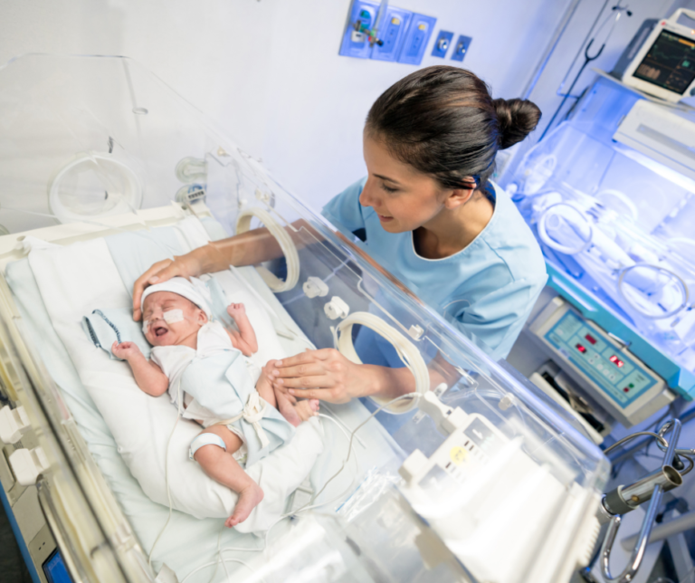 The neonatal intensive care unit at @UHSFT looks after sick babies from across the south coast. Research funded by @Charity_shc is improving the support available to their families. Learn more: southamptonhospitalscharity.org/current-appeal…