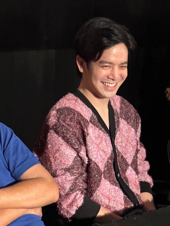 primevideoph's tweet photo. "‘Yung mga kasama ko ay mababait at madaling kasama. Si Direk Chito magaling din po. Tulad ng sabi ni Kuya Joshua, lagi kami ginagabayan ni Direk Chito. Magaling na magaling, and very kind po si Kuya Joshua. — Jewel Phiona Raymundo on working with @iamjoshuagarcia and #ChitoRoño https://t.co/zMD8QHSNLc