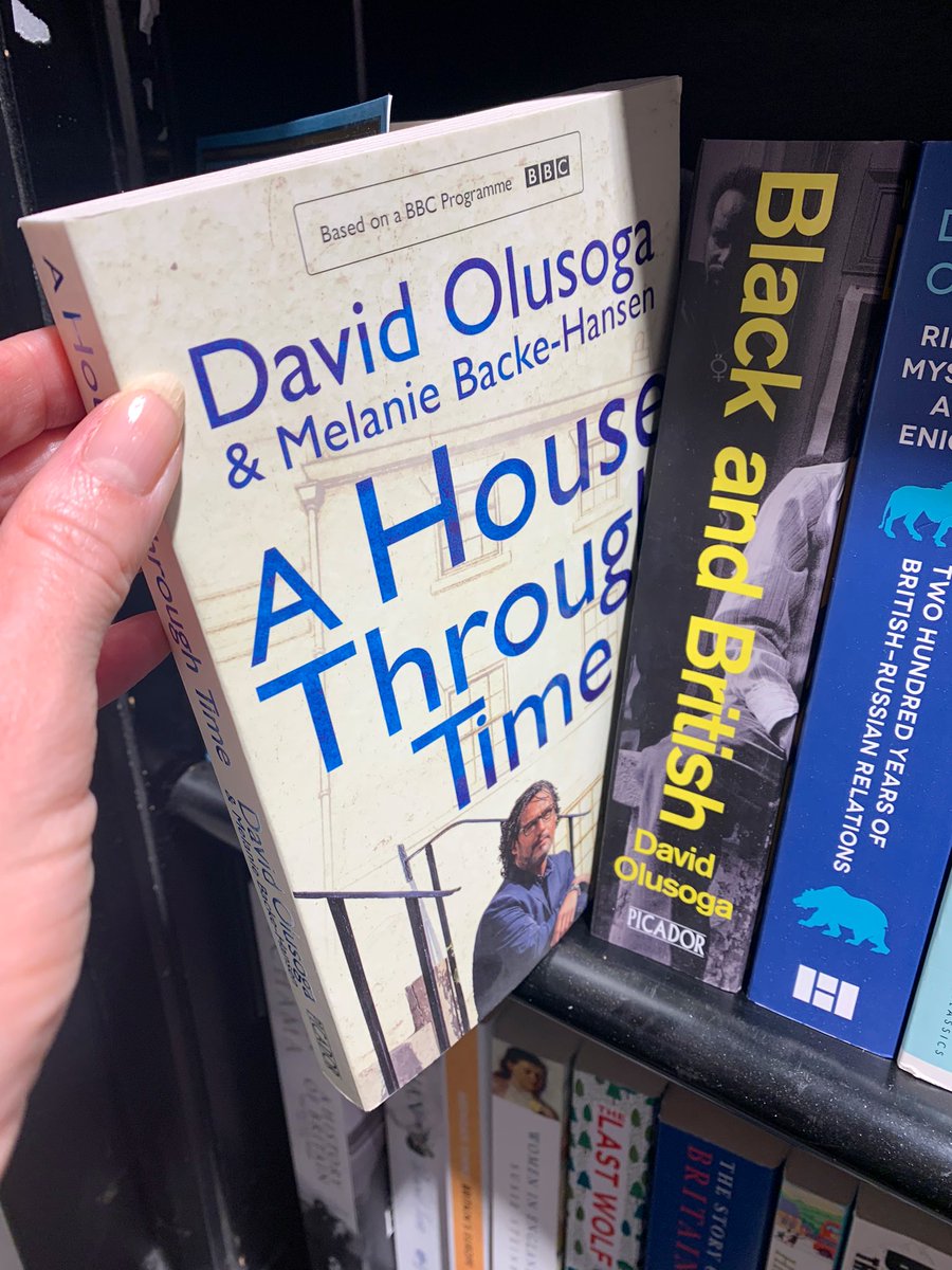 More wandering around beautiful Bath - including taking time to browse through @waterstonesbath Plus, delighted to find two of my books on the shelves 😁😜 @DavidOlusoga #AHouseThroughTime #HistoricStreetsandSquares #history #books