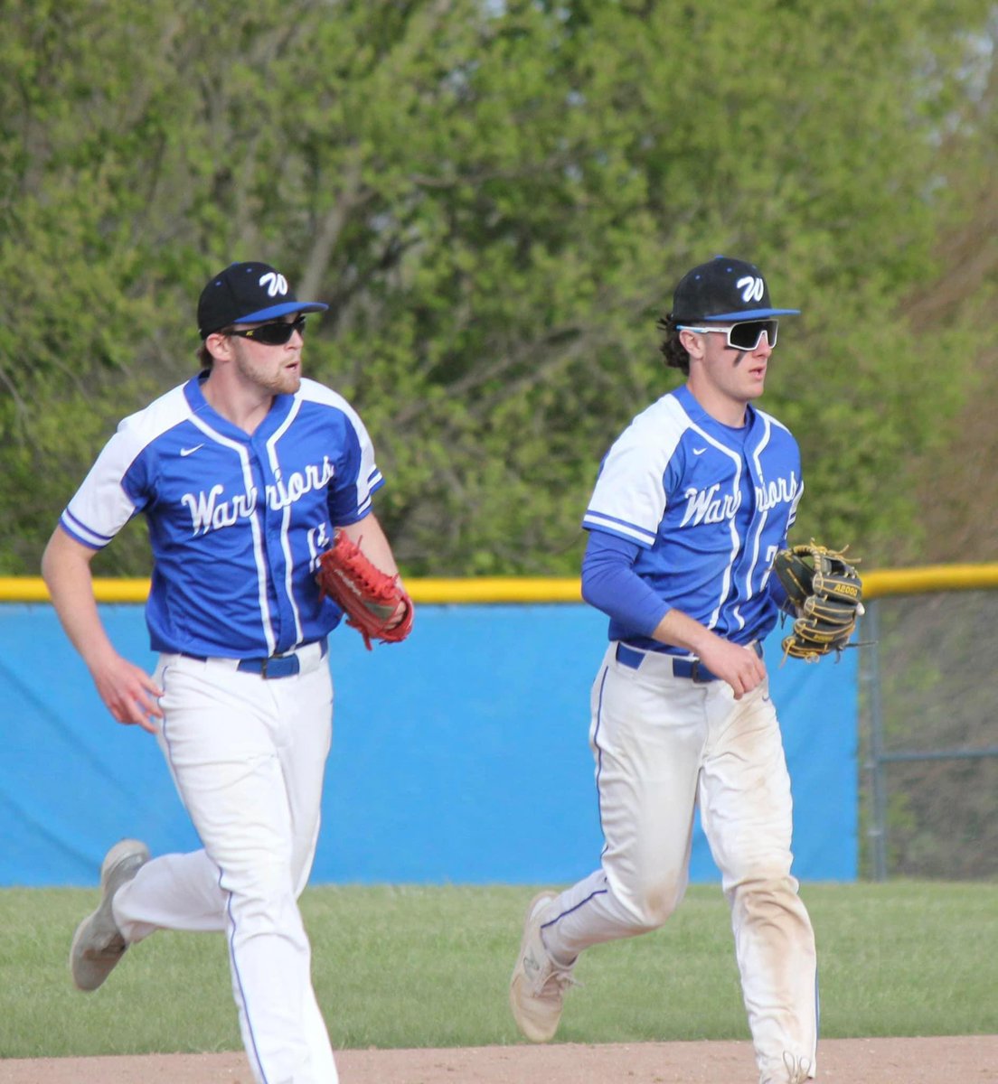EDubBaseball's tweet photo. 🔹Gameday🔹Come out to support the Seniors!
📣Senior Night
🆚 Polo Marcos
🏟️Home of the Warriors
📍EDHS
🕟 4:30 first pitch, JV to follow
💻GC classic
🌡️80° ☁️
🎙️@marvmulert on the call
🎟️ Free admission
#RegularSeasonFinale #ThankYouSeniors @THsportsfeed https://t.co/YZ6oi3w2QX