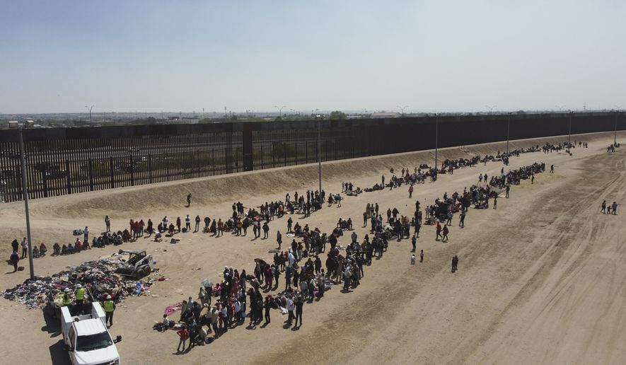 WashTimes's tweet photo. Biden’s last-minute border moves fail to quell rising discontent

https://t.co/y4XUimaWde https://t.co/ZteMT62wB3
