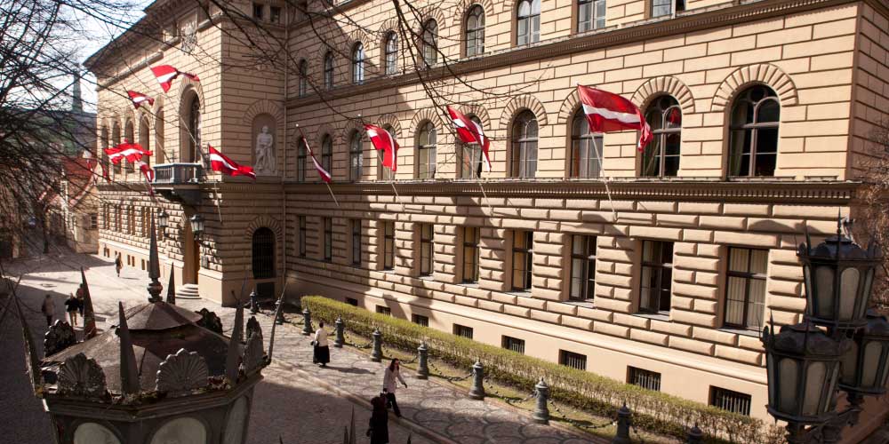 VairaVF's tweet image. Latvijai steidzami ir jāpieņem Stambulas konvencija un visi nepieciešamie likumi. 
Konvencija ir solis uz priekšu, kas jāsper nekavējoties.

Foto: Saeima