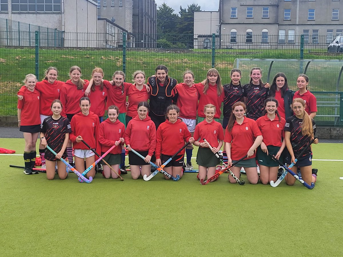 Our Minor hockey team were in action this morning away to Rockwell College. The girls put in a battling performance and came away with a 3 - 3 draw 💚❤️