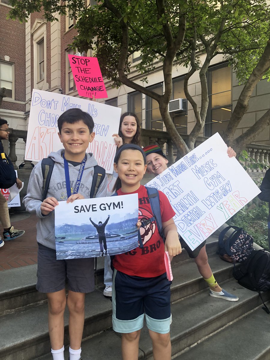 amandasoskin's tweet photo. โAll kids need Art, need Music, need Gymโ say it again!!! #stopthechange Protest at #Masterman. Preserve our kids specials. #middleschool https://t.co/0rEkL3XGjE