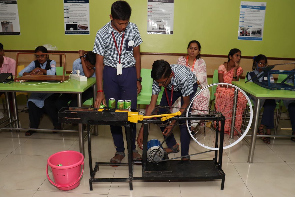 Pratyushpanda's tweet photo. On this #NationalTechnologyDay  I extend my gratitude to the brilliant #students with whom I am working. Yes they are willing to be future #scientists/#researchers at #incubation Centres Trying for #techequity to bridge #techdivide in #India. 
#NationalTechnologyDay2023 https://t.co/RAbHyLuhL0