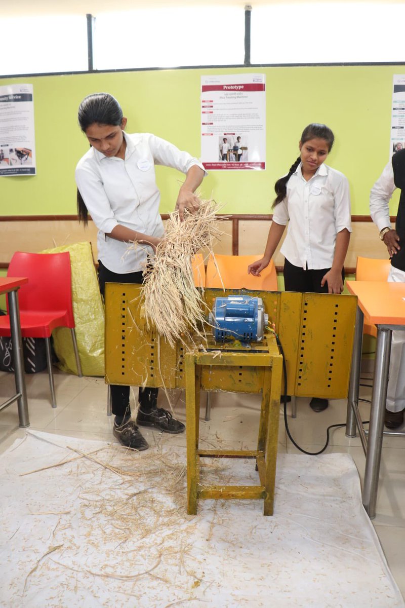 Pratyushpanda's tweet photo. On this #NationalTechnologyDay  I extend my gratitude to the brilliant #students with whom I am working. Yes they are willing to be future #scientists/#researchers at #incubation Centres Trying for #techequity to bridge #techdivide in #India. 
#NationalTechnologyDay2023 https://t.co/RAbHyLuhL0