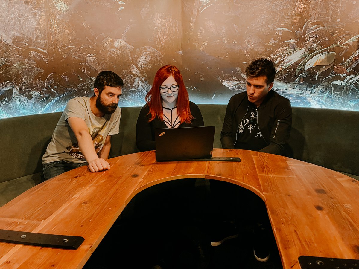 Look at our team checking their weekly competition scores.

Yes, that's right. Lately, we have been having a real competition in our office. And we decided to share it with you.

Find all the details on the link.

bit.ly/seo-health-che…