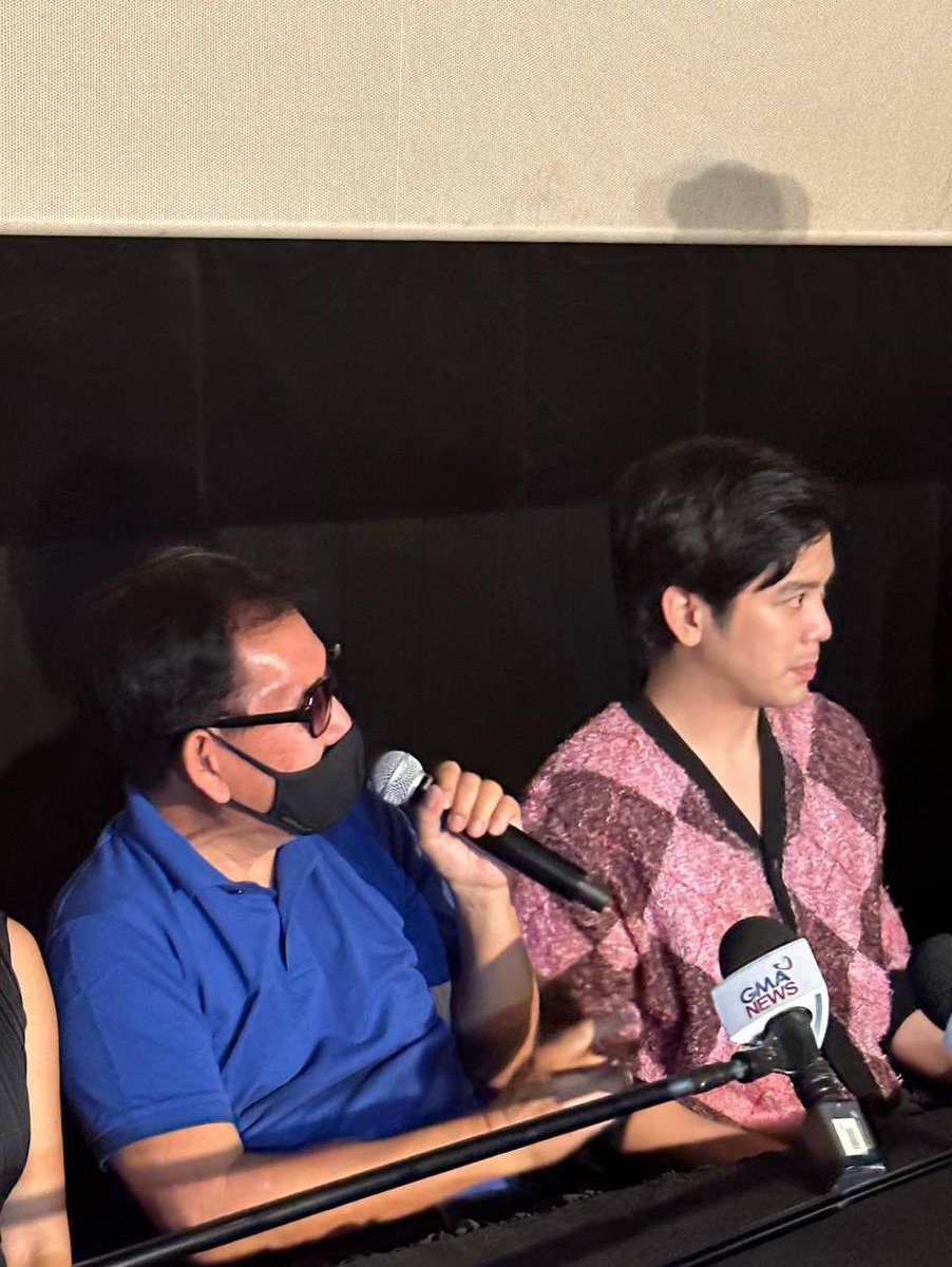 primevideoph's tweet photo. Sa nobela, walang ending. Pero sa pelikula nilagyan namin ng konting ending ...para hindi bitin. Ako mismo nabitin sa nobela. Si Bob mismo ang nagbigay ng ending. ‘Yun ang kinaibahan. — #ChitoRoño on adapting Ang Mga Kaibigan ni Mama Susan as a screenplay https://t.co/iuqSFULn0D