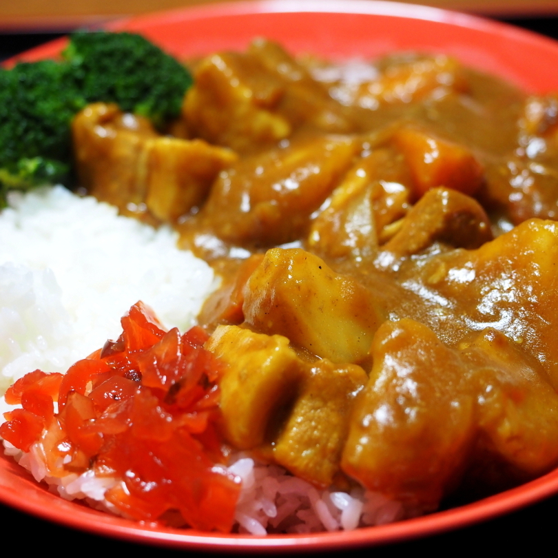 ＜たぬき食堂＞ 「カレー」と「サラダ」