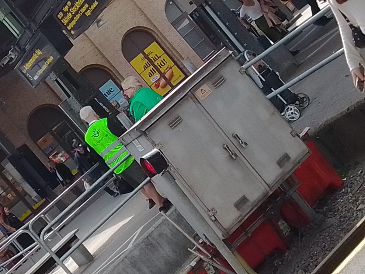 AlkaIvanov12's tweet image. #Train #TrainControl #ControlToDay #instruction #instructor #TrainInstructor #instructor5 
#specColorFree - #девчёнкиВделе
#БольшиеПроблемы не нужны.
#BoldersControl #offCia #Вокзал