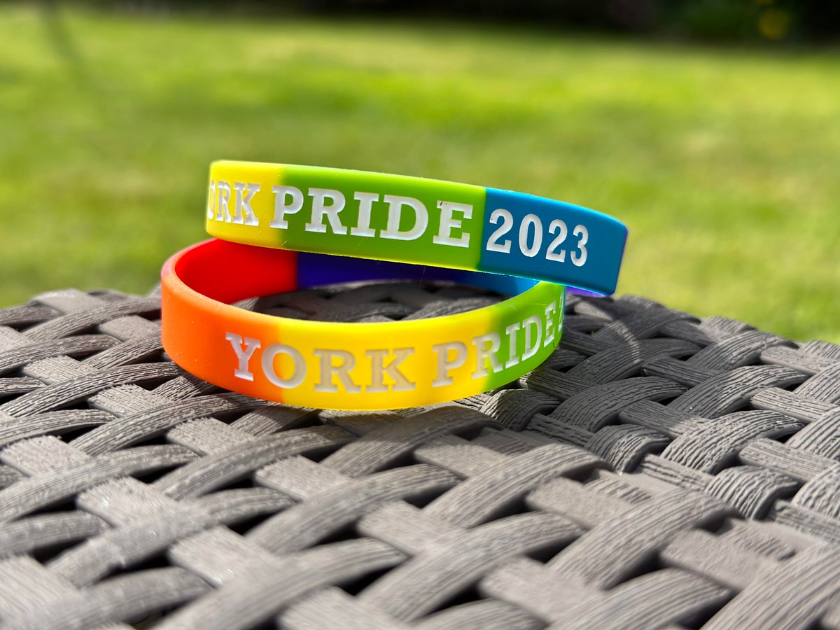 LNER's tweet image. At LNER we are proud to support Pride 🌈

If you are travelling to @YorkPride on Saturday 3rd June, you can purchase a wristband at York Station for £5.

Click here for more info: yorkpride.org.uk/wristbands-202… 

#YorkPride