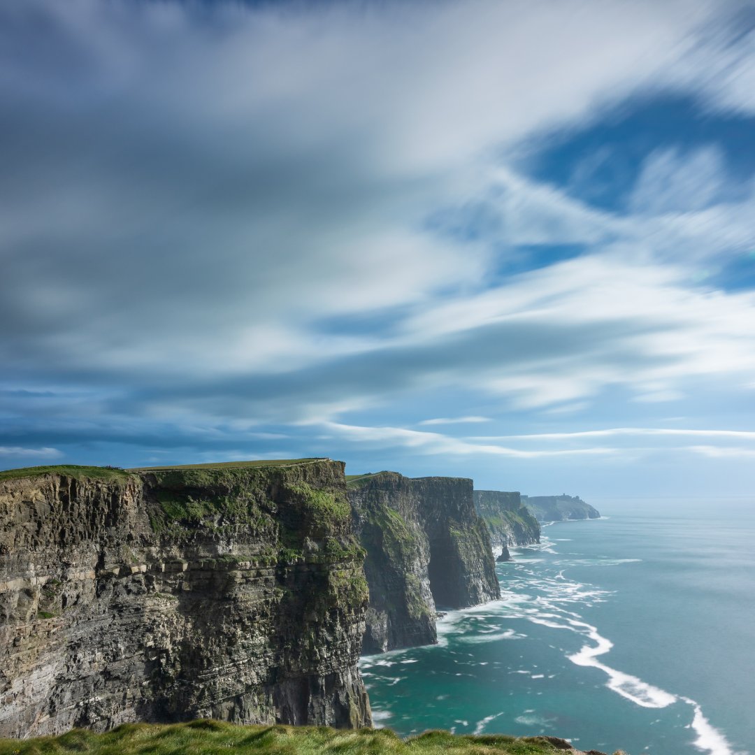 WildRoverTours's tweet photo. Where the land rivals the sky for your gaze...🌤️⛰️

📍The Cliffs of Moher 

Courtesy of Berb_2007

#wildatlanticway #ireland #wildrovertours #ttot #rtw #travel #TravelMassive #TBEX #traveling #traveltuesday #adventure #cliffsofmoher #photooftheday #wildroverdaytours https://t.co/cRts468QVY