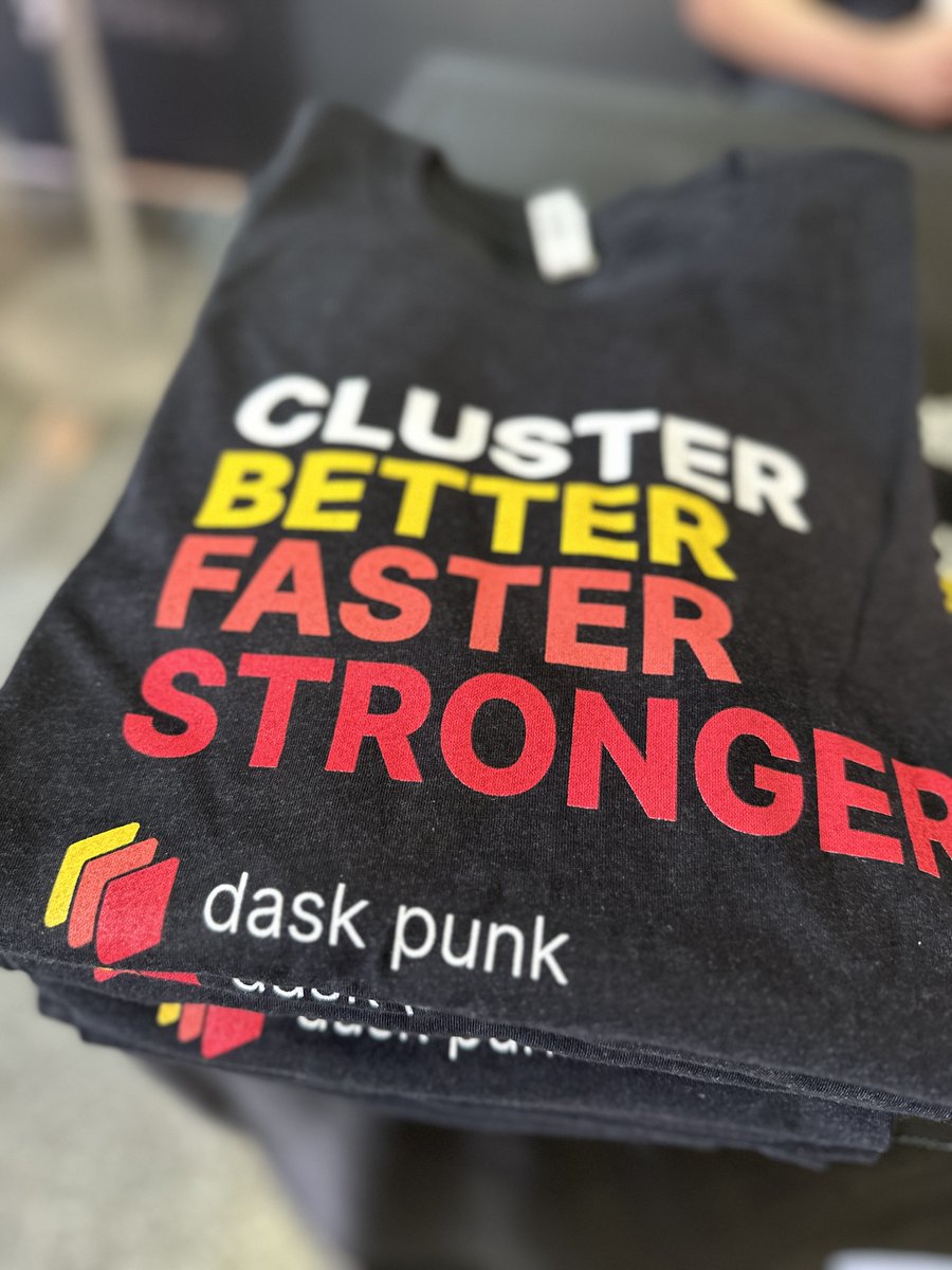mrdanjlund's tweet photo. Check out @mrocklin give his talk @JupyterCon - starting now! Come say hi at the @CoiledHQ booth afterwards - would love to chat all things @dask_dev https://t.co/Dfl87IgqaW