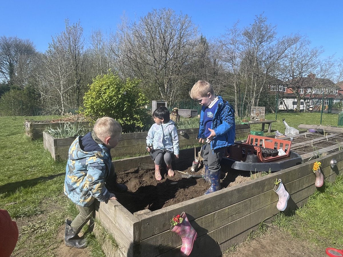 OABroadoak's tweet image. The children in Nursery love to get dirty. They dug for fossils and talked about dinosaurs 🦖 #forestschool #eyfs #diggingforfossils