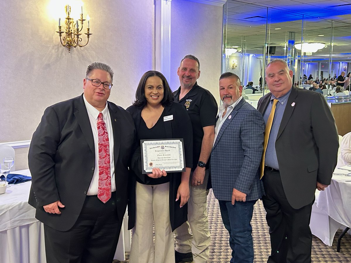 NanFranceschi's tweet photo. THANK YOU, Italian American Police Society of New Jersey- IAPSNJ, for the kind words and recognition โบ๏ธ Big thank you to the American Red Cross New Jersey Region and American Red Cross for everyone's support, leadership and mentorship!!! #NJredcross #iapsnj #AmericanRedCross https://t.co/FeZzG7bE3e