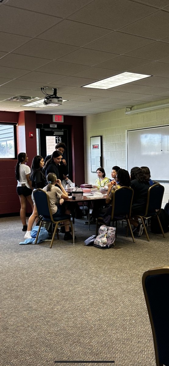 Ms. Engfer tweet media