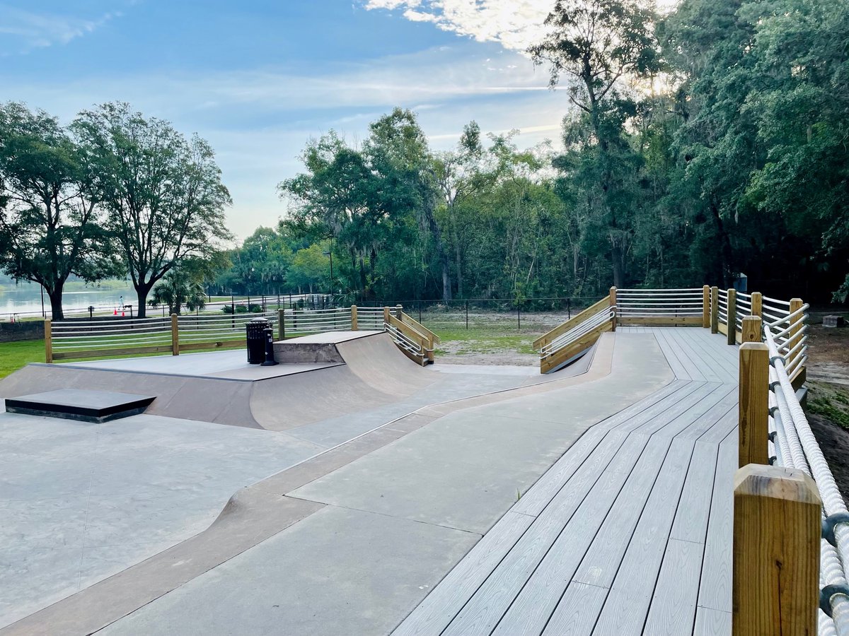 orangecityfl's tweet photo. We have exciting news!!! Colin’s Dream at Coleman Park, Orange City’s Skate Park, is NOW OPEN!! We are eager for skaters and visitors use and enjoy the skate park!
The park had been closed to receive decking which provides a space for people to watch, wait, and observe skaters. https://t.co/B0lN8UxnAx