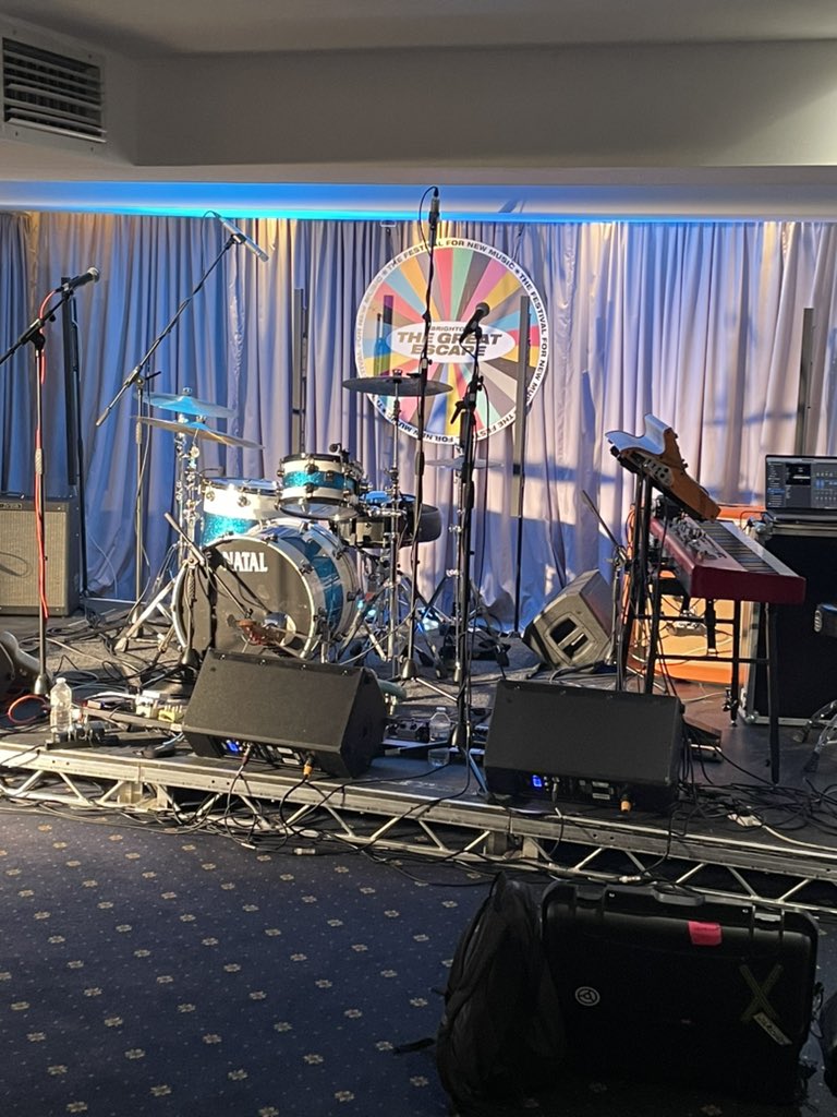 markhk's tweet image. Excited to see the first bands of the day @lemonade_shoe8 @TheFlorentinas &amp;amp; Amy Montgomery