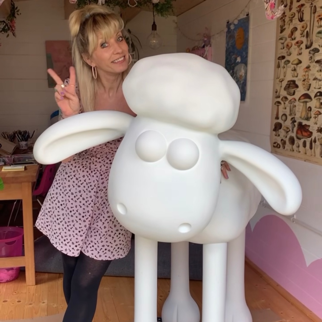 Delivery days for @shaunonthetyne and <a href="/shaunbythesea/">Shaun by the Sea</a>! 🐑

🧑‍🎨 Artists are now paired up with their woolly friends, ready to be painted for this year's two #wildinart and <a href="/aardman/">Aardman</a> art trails with <a href="/shaunthesheep/">Shaun the Sheep</a>.

🔗 shaunonthetyne.co.uk 
🔗 shaunbythesea.co.uk
