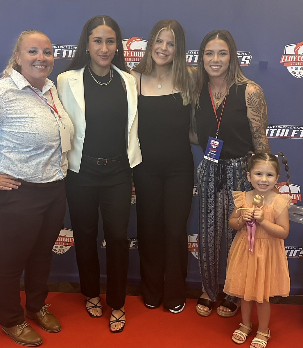 All dressed up for the Clay County Athletic Awards Show!!!! Congratulations to all the All County Athletes!!! Here’s two integral pieces to the success of Oakleaf Softball!!! #EmbracetheGrind #AllCounty @CoachSgromolo @Oakleaf_Ath @mariyahsanchez_ @charleymaddox06