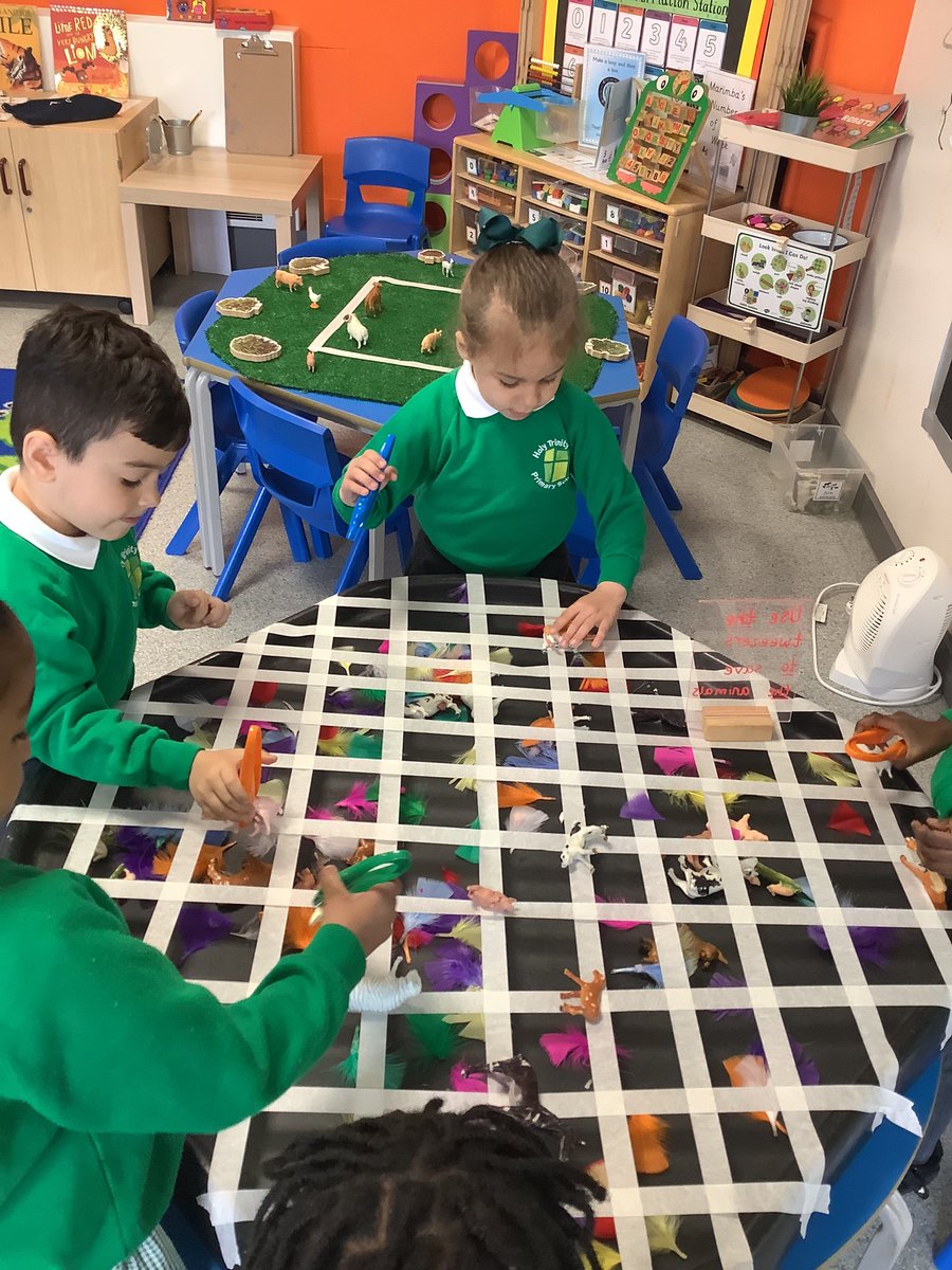 HtReception's tweet photo. Our environment has been farm focused this week as a link to our core text ‘What the ladybird heard’ by Julia Donaldson🐞🐷🐮 We have been using our fine motor skills to save the animals using tongs and creating our own tractors using junk modelling! #ldbslat #eyfs https://t.co/9ZejK1xKSH