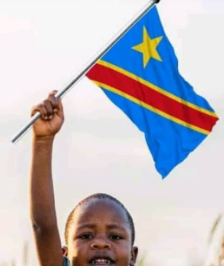 DM_KOMBOZI's tweet photo. Pour la protection du Congo, nous soutenons la loi Tshiani qui met fin à la pratique malsaine des étrangers en RDC.C'est une loi barrière, qui entend voir à la tête du pays, un congolais de père et de https://t.co/4OeaIn9o2Y Tshiani a verrouillé l'accès à la magistrature suprême. https://t.co/R8udnH1IEF