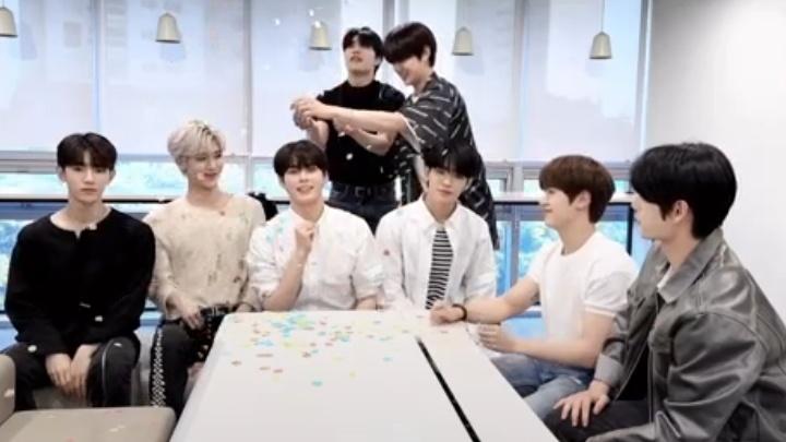 1328zip's tweet photo. meet zerobaseone leader, sung hanbin! 🥳💗 https://t.co/6dD8Pi4FXG